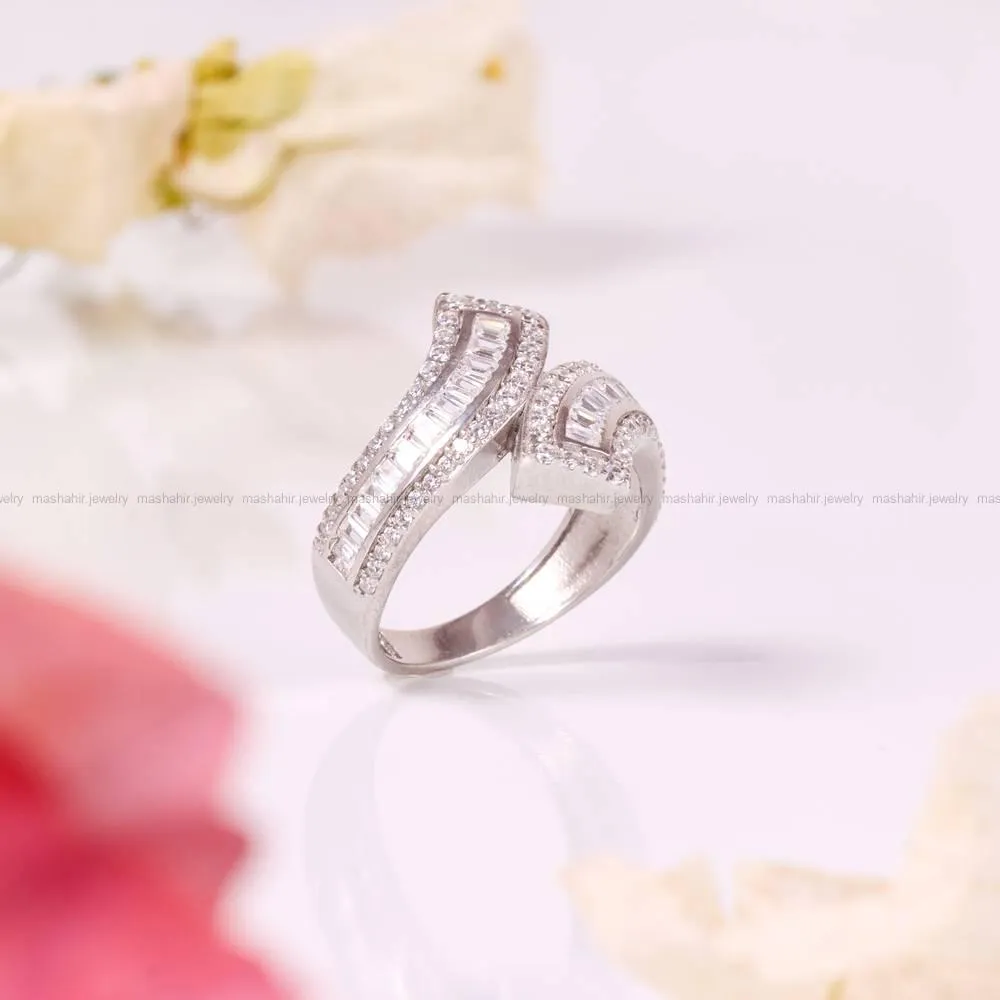 حلقه طرح الماس زنانه کد 4391