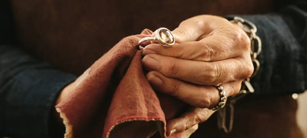 تمیز کردن جواهر