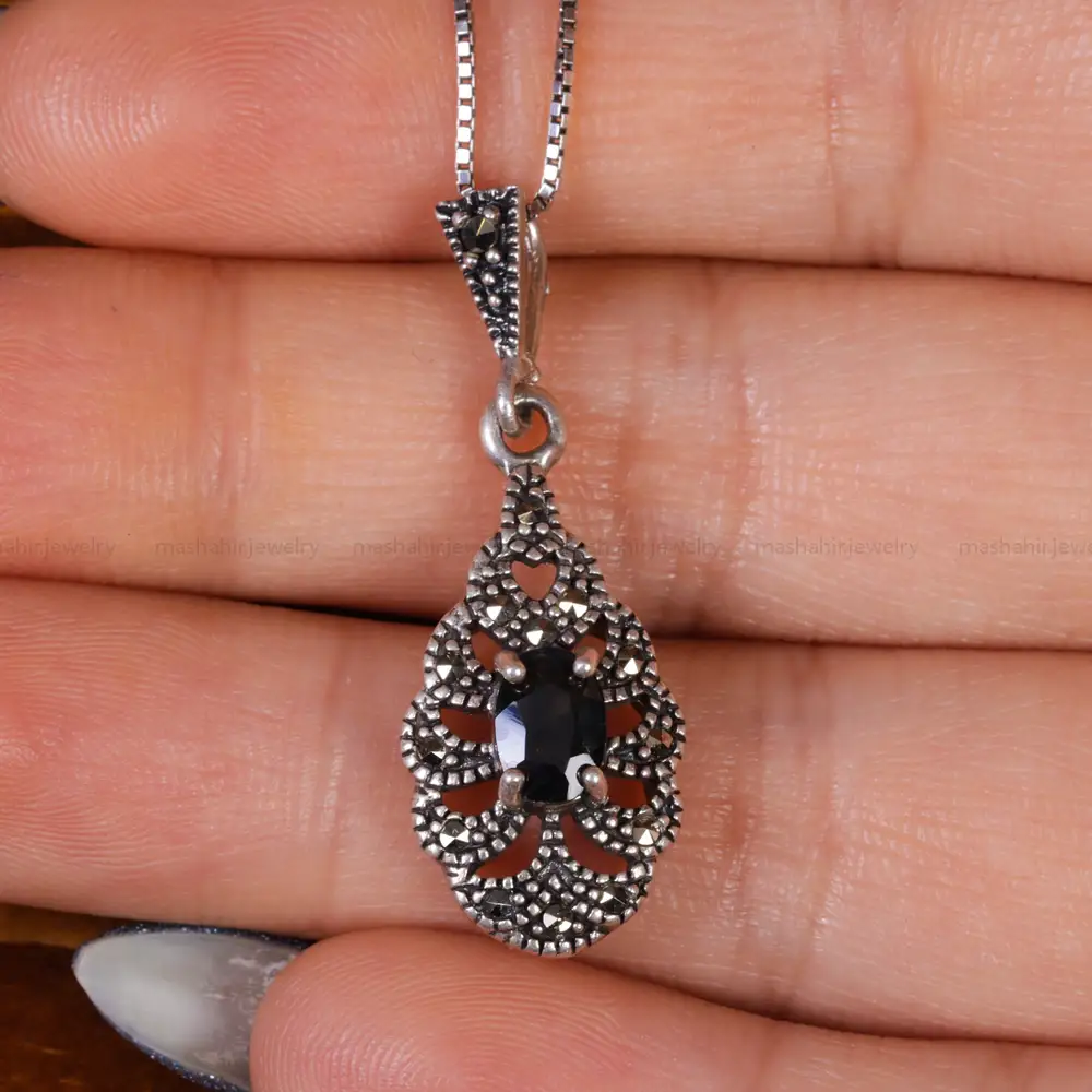 گردنبند یاقوت کبود زنانه کد 17693