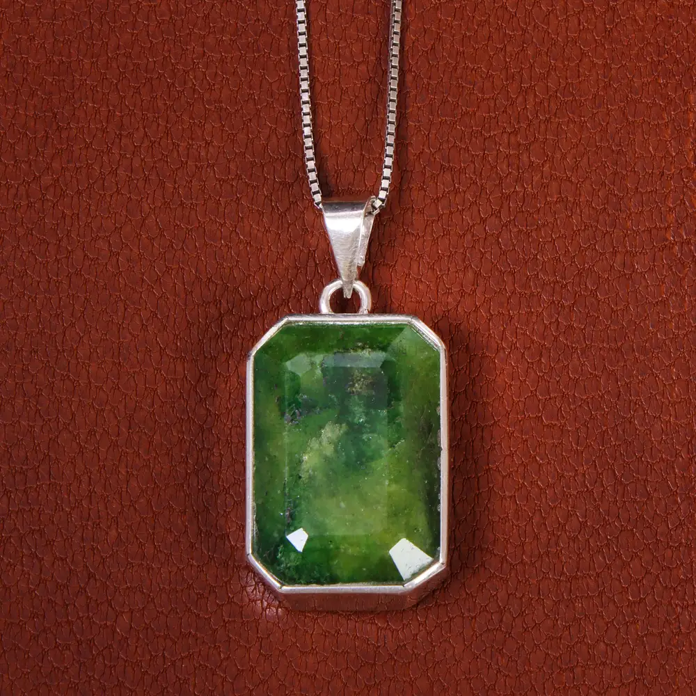 گردنبند زمرد اسپرت کد 19106