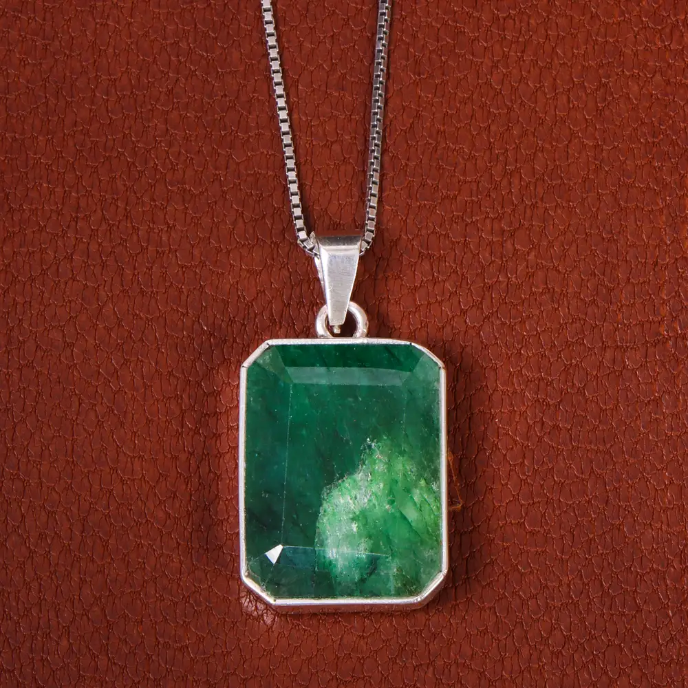 گردنبند زمرد اسپرت کد 19107