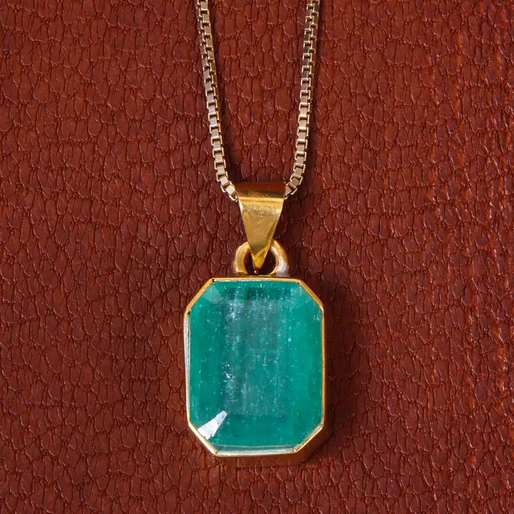 گردنبند زمرد اسپرت کد 19119