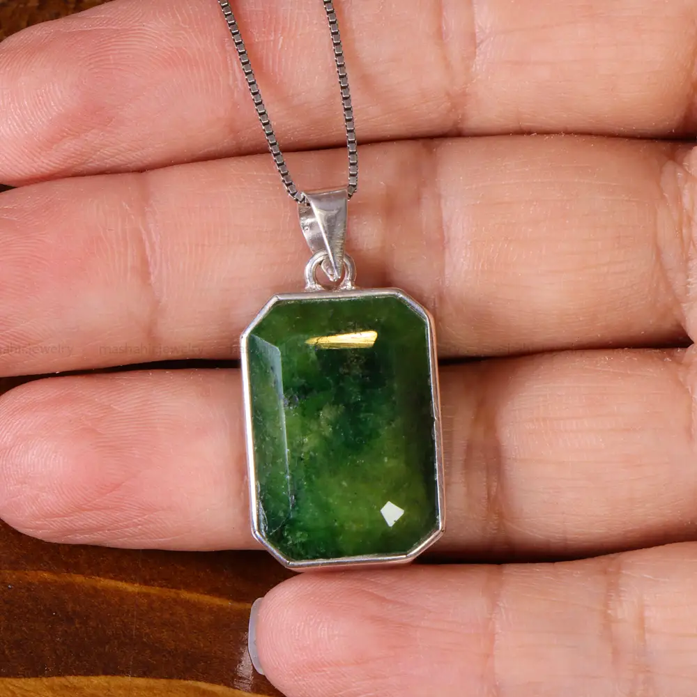 گردنبند زمرد اسپرت کد 19106