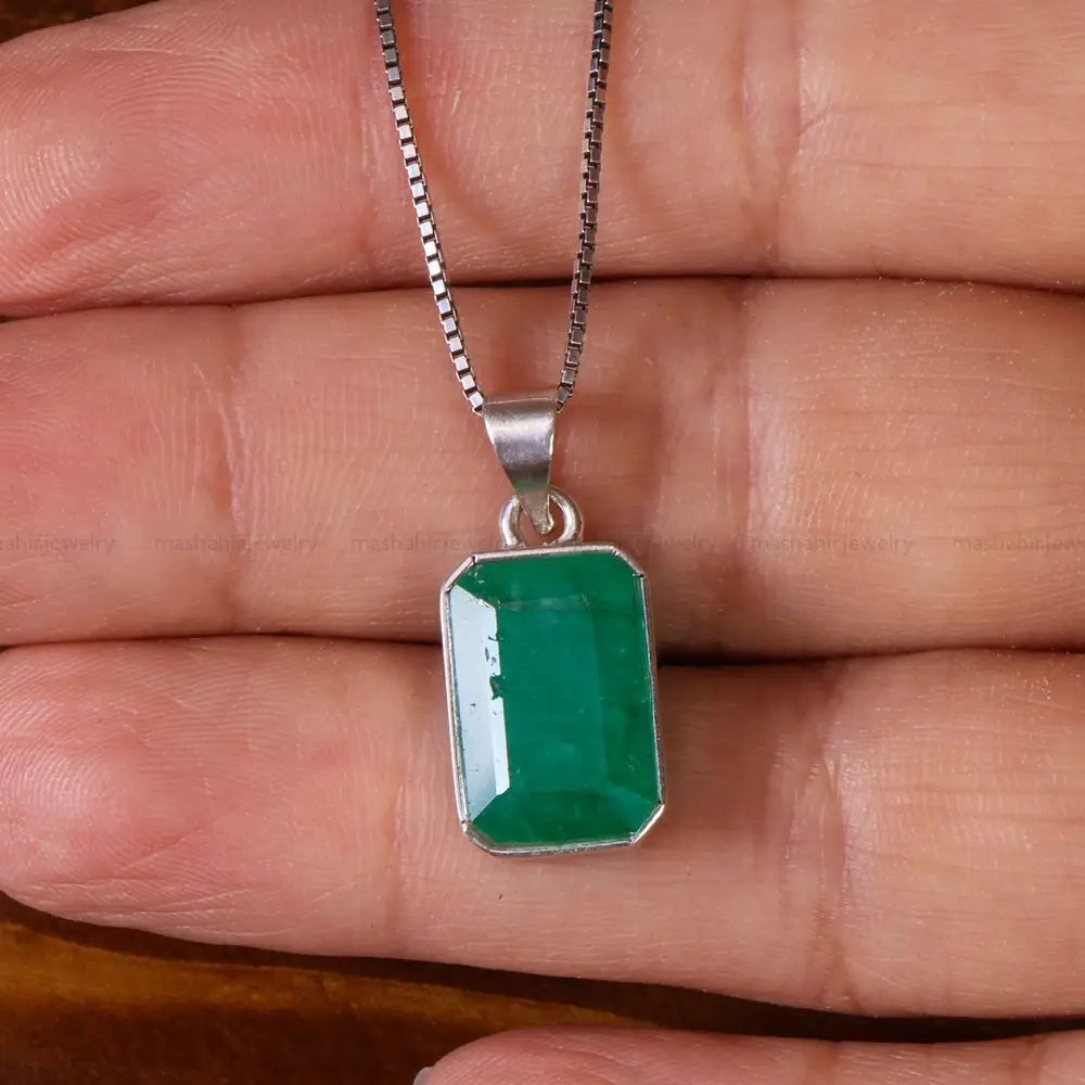 گردنبند زمرد اسپرت کد 19109