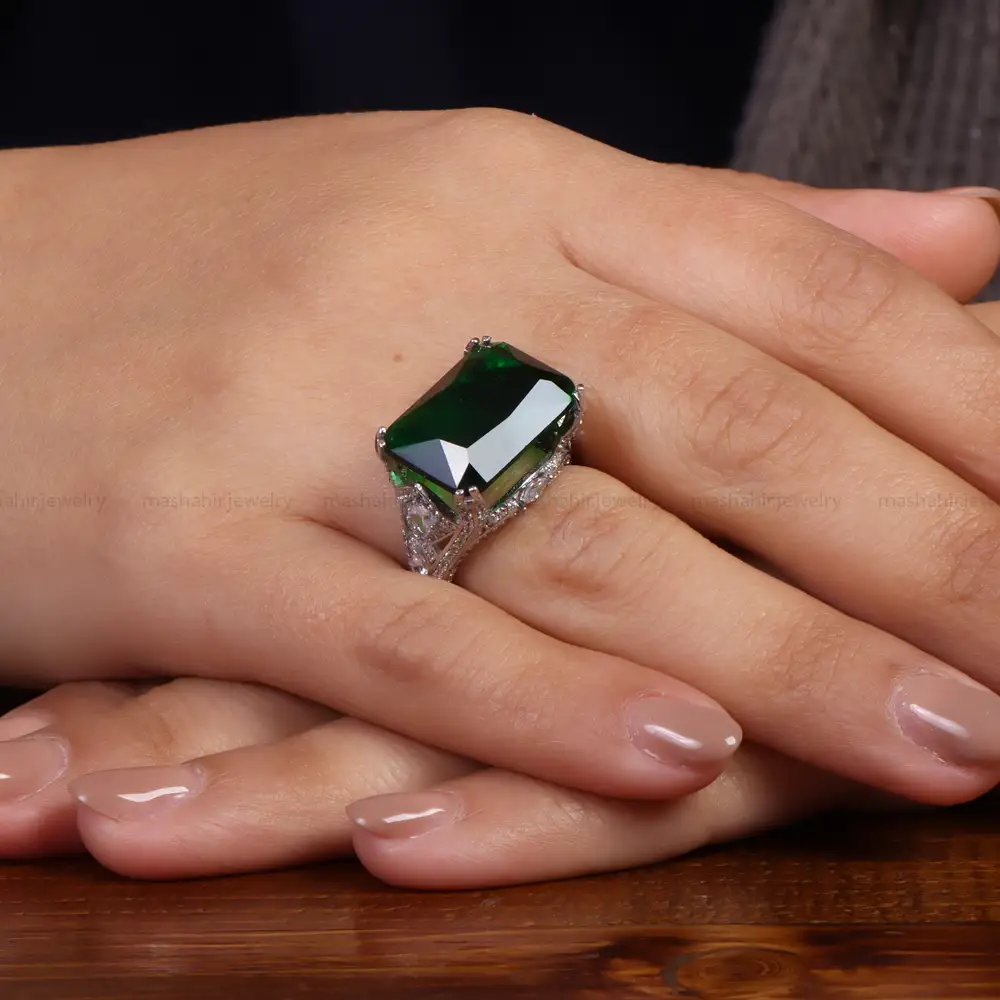 انگشتر طرح زمرد زنانه کد 24547