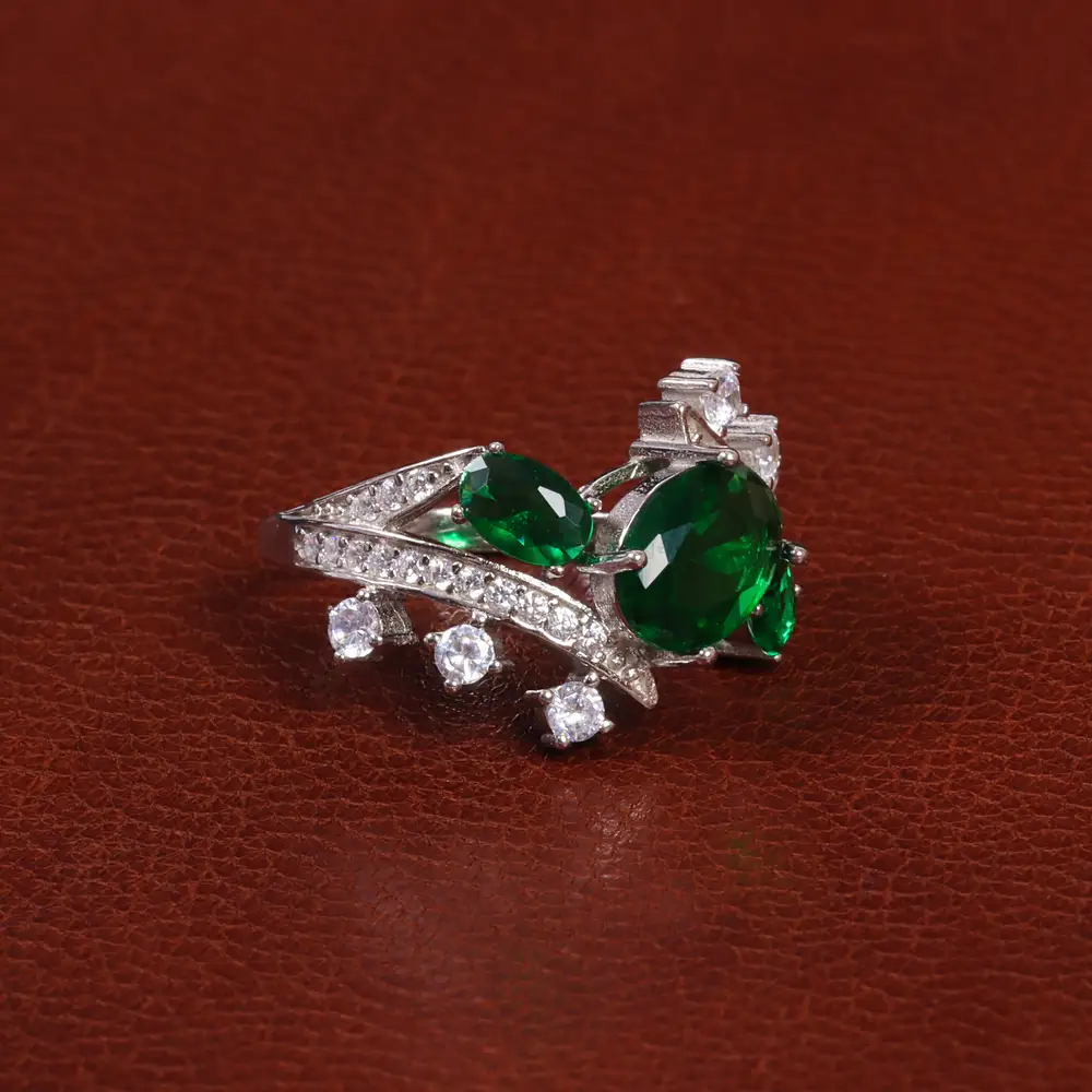 انگشتر طرح زمرد زنانه کد 27001