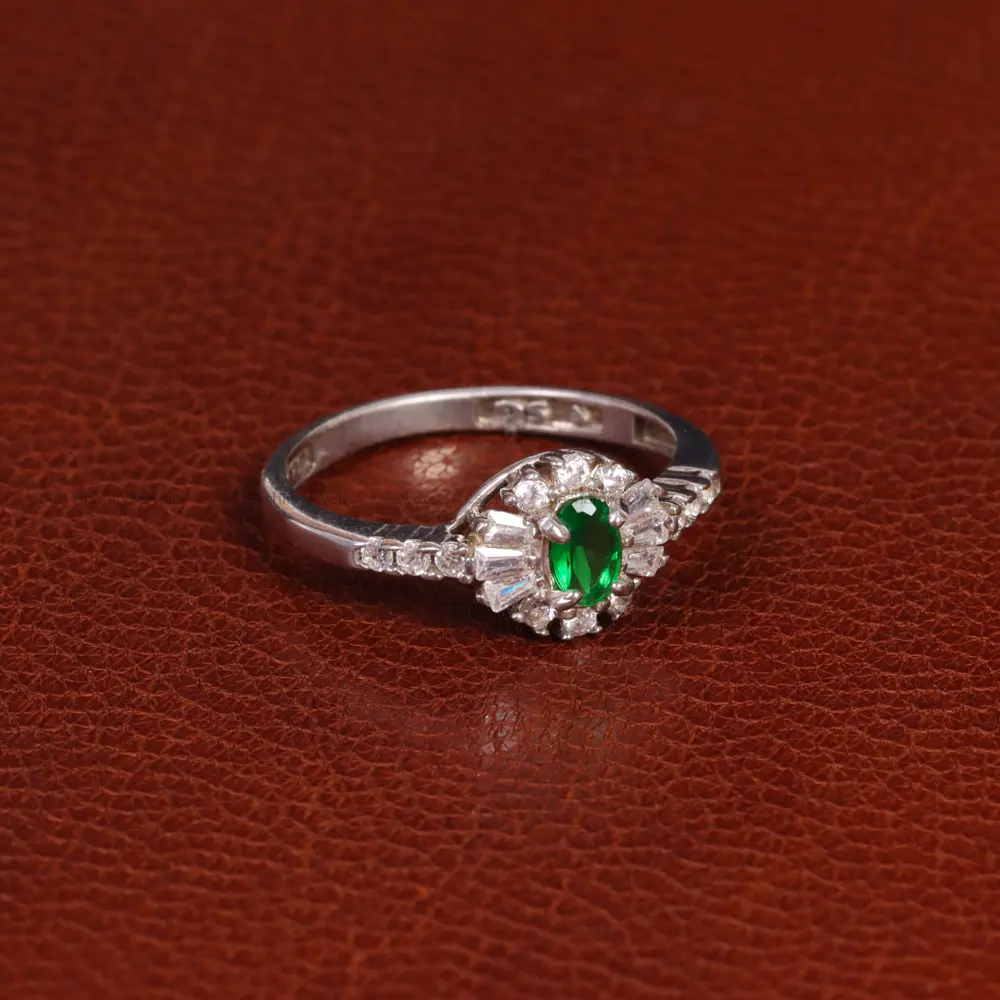 انگشتر طرح زمرد زنانه کد 31799