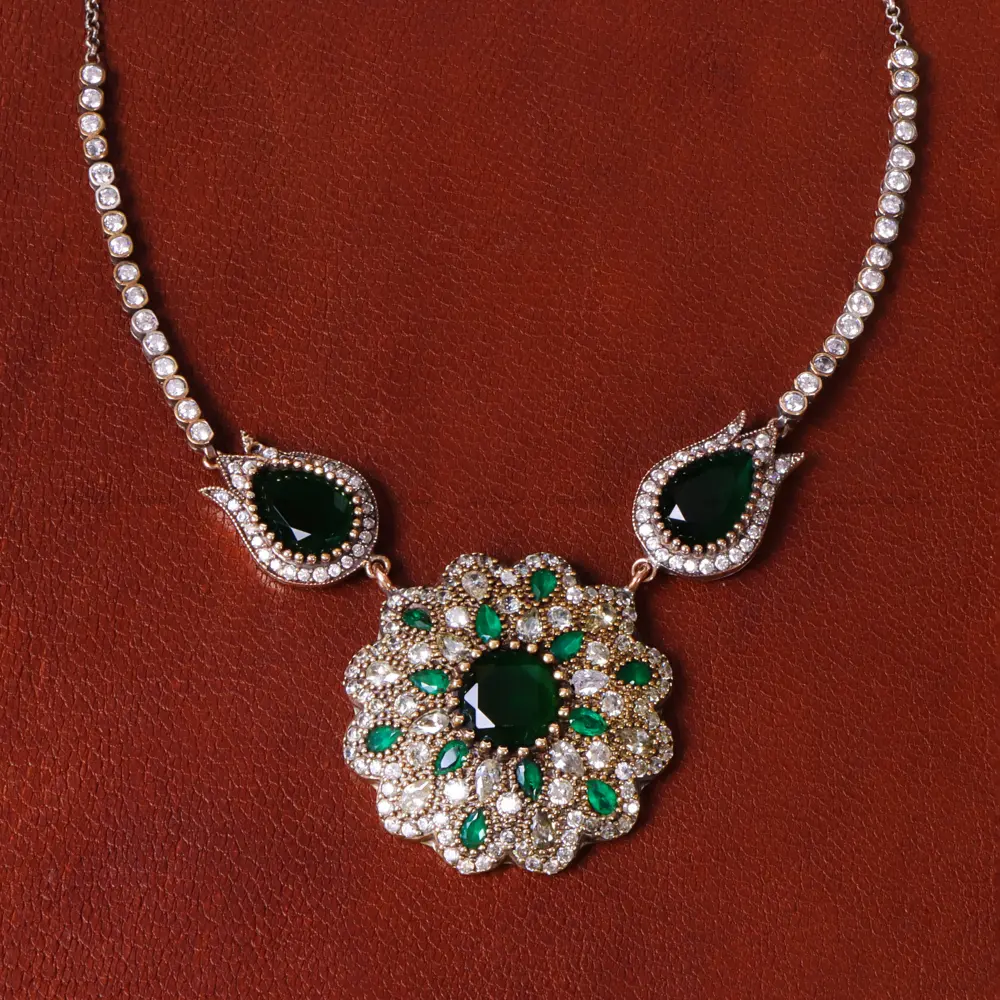 گردنبند طرح زمرد زنانه کد 31959